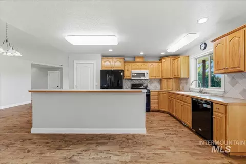 Kitchen - 24240 Tiger Ln, Caldwell, ID 83607 photo 1 of 4