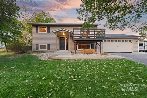 10028 W Cayuse Ln, Boise, ID 83714