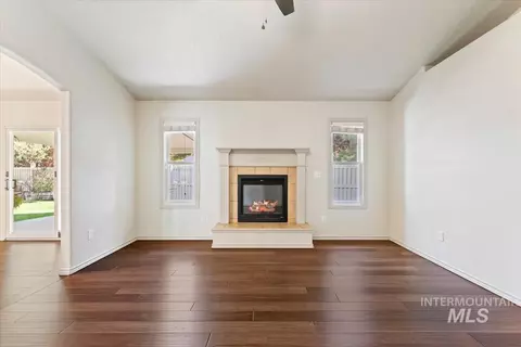 Living - 756 E Wild Lilac Ct, Kuna, ID 83634 photo 6 of 8
