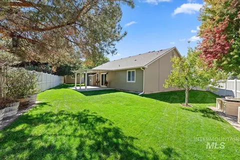 Exterior - 756 E Wild Lilac Ct, Kuna, ID 83634 photo 7 of 11