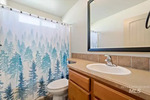 Bath - 756 E Wild Lilac Ct, Kuna, ID 83634 photo 3 of 3