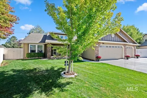 Exterior - 756 E Wild Lilac Ct, Kuna, ID 83634 photo 3 of 11