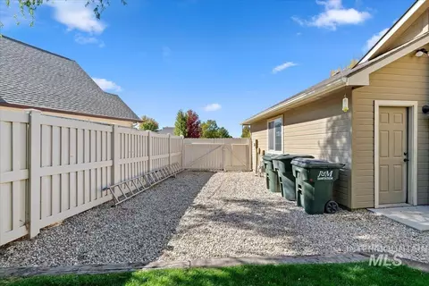 Exterior - 756 E Wild Lilac Ct, Kuna, ID 83634 photo 10 of 11