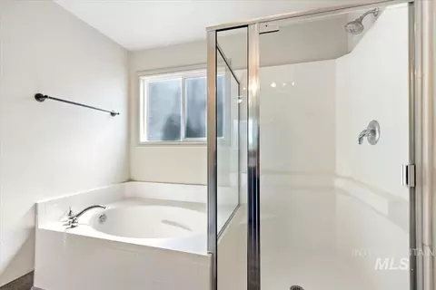 Bath - 756 E Wild Lilac Ct, Kuna, ID 83634 photo 2 of 3