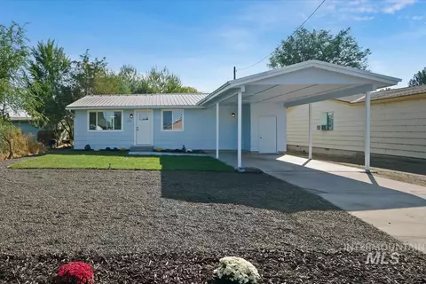 1104 S Johns, Emmett, ID 83617