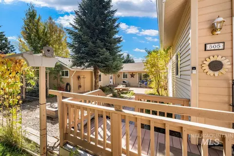 Exterior - 505 Lakeview Dr, Cascade, ID 83611 photo 2 of 6