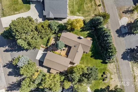 View/Area - 505 Lakeview Dr, Cascade, ID 83611 photo 1 of 3