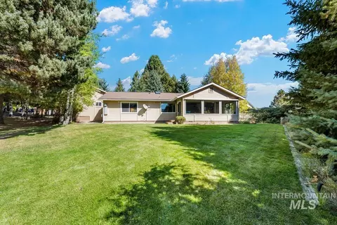 Exterior - 505 Lakeview Dr, Cascade, ID 83611 photo 5 of 6