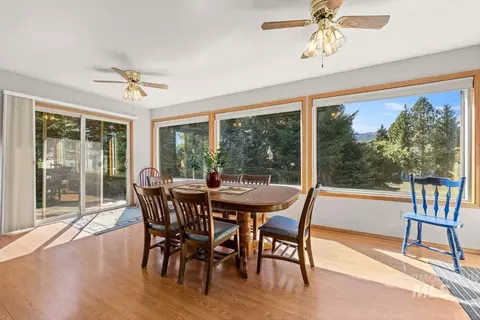 Dining - 505 Lakeview Dr, Cascade, ID 83611 photo 1 of 2