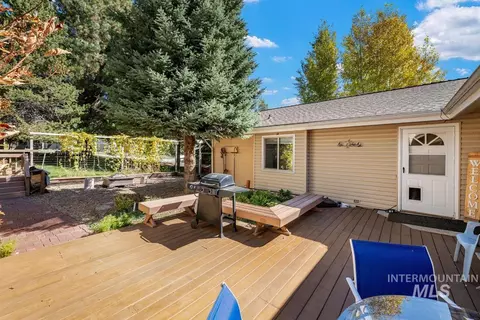 Exterior - 505 Lakeview Dr, Cascade, ID 83611 photo 6 of 6