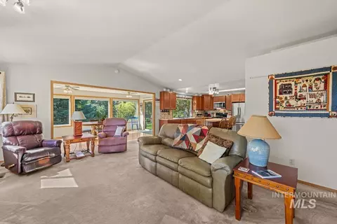 Living - 505 Lakeview Dr, Cascade, ID 83611 photo 1 of 3