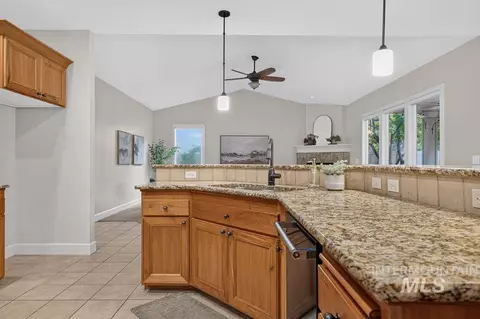 Kitchen - 2955 E Shadowview St, Eagle, ID 83616 photo 5 of 5