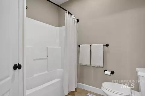 Bath - 2955 E Shadowview St, Eagle, ID 83616 photo 6 of 6