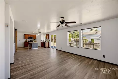 Living - 16580 Spartan Ave, Caldwell, ID 83607 photo 1 of 4