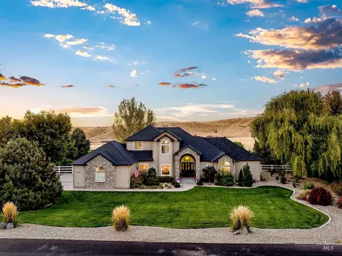 10226 W Deep Canyon Dr, Star, ID 83669