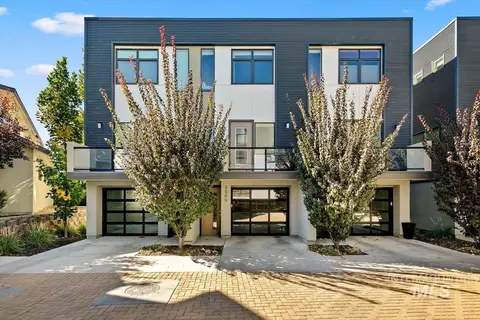 3509 N Waterhouse Ln, Garden City, ID 83714