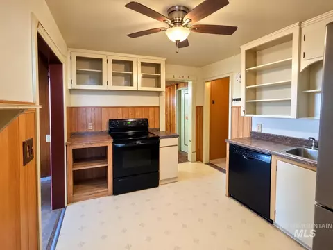 Kitchen - 125 E 6th, Rupert, ID 83350 photo 1 of 2