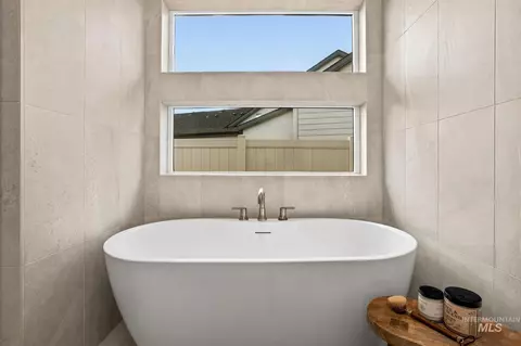 Bath - 1785 W Lone Mountain Dr, Eagle, ID 83616 photo 4 of 8