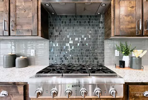 Kitchen - 282 E Riversedge Dr, Eagle, ID 83616 photo 3 of 3