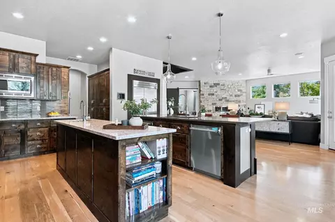 Kitchen - 282 E Riversedge Dr, Eagle, ID 83616 photo 1 of 3