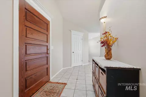 Entry Way - 16921 Oasis Rd, Caldwell, ID 83607 photo 1 of 2