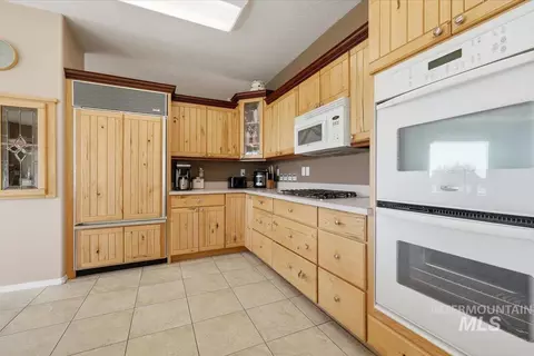 Kitchen - 16921 Oasis Rd, Caldwell, ID 83607 photo 3 of 3