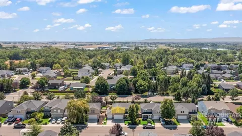 View/Area - 335 E Willowcreek Dr, Middleton, ID 83644 photo 2 of 4