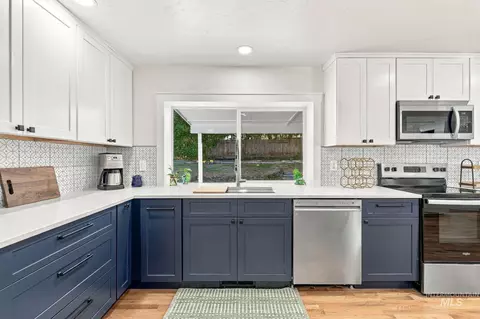 Kitchen - 774 N Stierman Way, Eagle, ID 83616 photo 6 of 9
