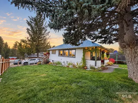 665 6th St, Potlatch, ID 83855