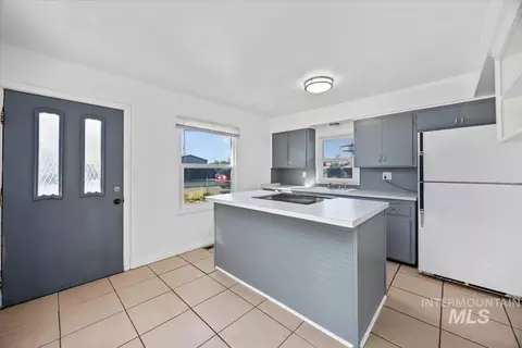 Kitchen - 330 Monroe St, Kimberly, ID 83341 photo 1 of 5