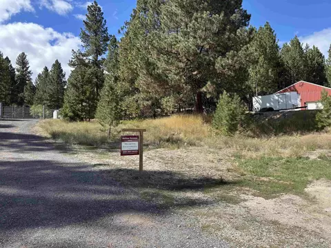 107 N Cabarton Rd Apt 10 And Apt 9 And Apt 8 And #7, Cascade, ID 83611