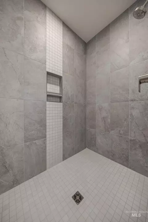 Bath - 1371 Hansen Rd, Weiser, ID 83672 photo 3 of 5
