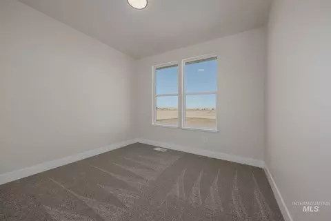 Bedroom - 1371 Hansen Rd, Weiser, ID 83672 photo 2 of 3