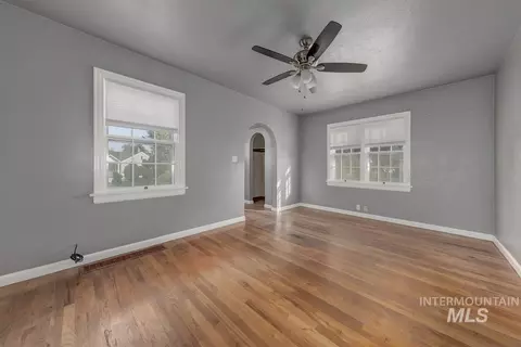 Living - 919 W 2nd St, Weiser, ID 83672 photo 2 of 4