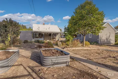 Exterior - 919 W 2nd St, Weiser, ID 83672 photo 5 of 10