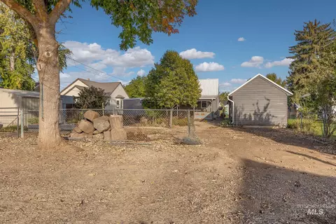 Exterior - 919 W 2nd St, Weiser, ID 83672 photo 6 of 10