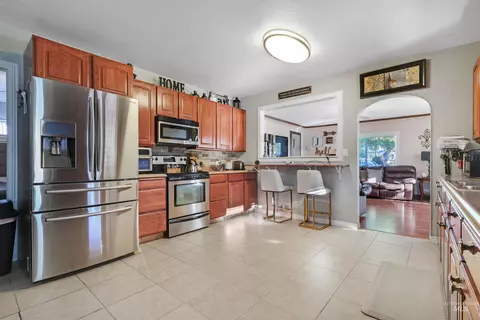 Kitchen - 1009 9th St, Rupert, ID 83350 photo 2 of 3