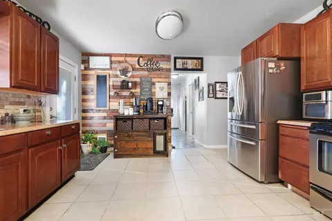 Kitchen - 1009 9th St, Rupert, ID 83350 photo 1 of 3