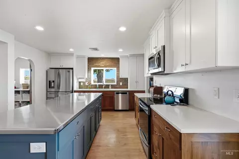 Kitchen - 28627 Emmett Rd, Caldwell, ID 83607 photo 2 of 5