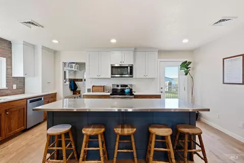 Kitchen - 28627 Emmett Rd, Caldwell, ID 83607 photo 3 of 5