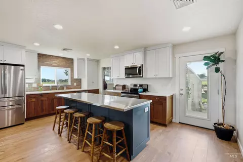 Kitchen - 28627 Emmett Rd, Caldwell, ID 83607 photo 1 of 5