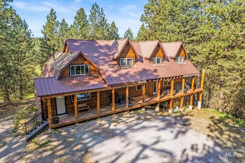 1 Sunset Trl, Banks, ID 83602