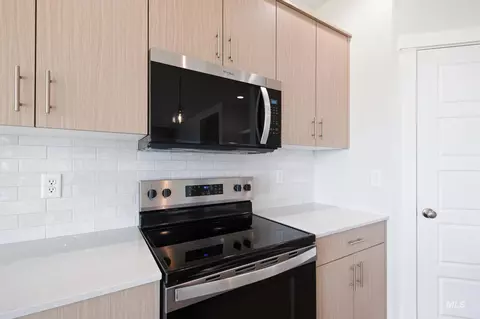 Kitchen - 7288 W Newtown Dr, Eagle, ID 83616 photo 6 of 6