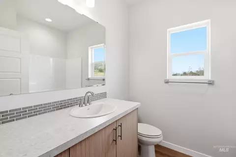 Bath - 7288 W Newtown Dr, Eagle, ID 83616 photo 1 of 1