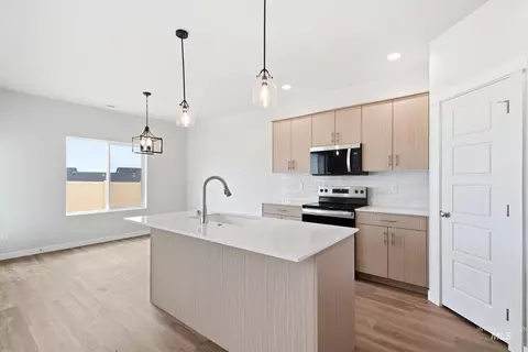 Kitchen - 7288 W Newtown Dr, Eagle, ID 83616 photo 2 of 6