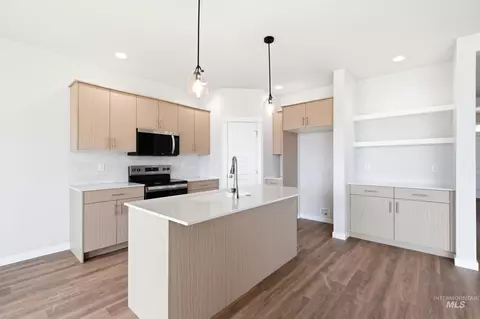 Kitchen - 7288 W Newtown Dr, Eagle, ID 83616 photo 3 of 6