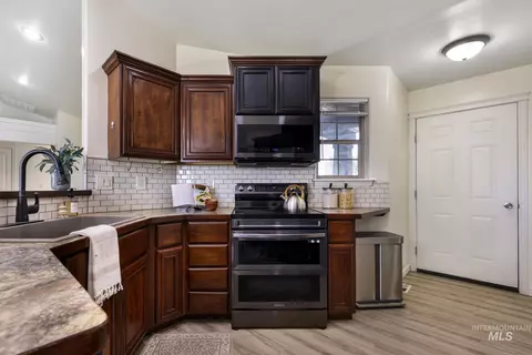 Kitchen - 23 N 950 E, Declo, ID 83323 photo 2 of 2