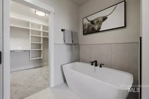 Bath - 7818 Flathead Lake St, Eagle, ID 83616 photo 2 of 7