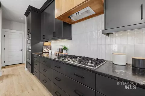 Kitchen - 7818 Flathead Lake St, Eagle, ID 83616 photo 3 of 5