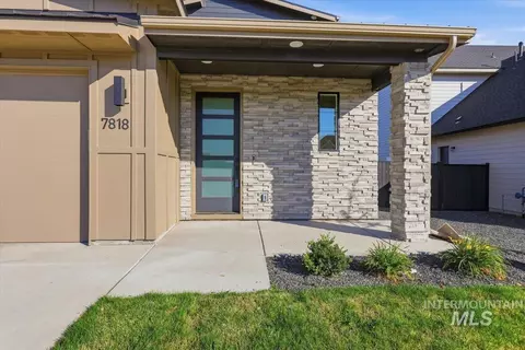 Exterior - 7818 Flathead Lake St, Eagle, ID 83616 photo 2 of 4
